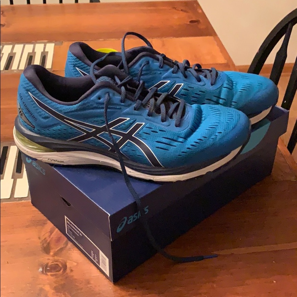ASICS men’s running shoes